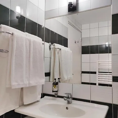 호텔 Logis Le Richelieu - Royan Atlantique 소종