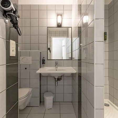 מלון Logis Le Richelieu - Royan Atlantique 3*