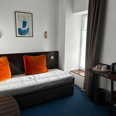 호텔 Logis Le Richelieu - Royan Atlantique 소종