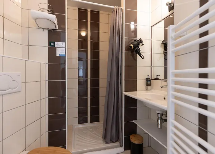 Logis Le Richelieu - Royan Atlantique ホテル 3*